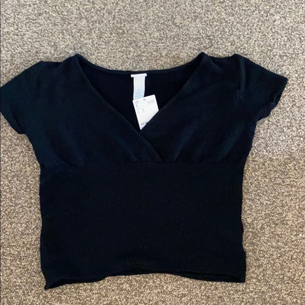 NEVER WORN black “crop top” shirt